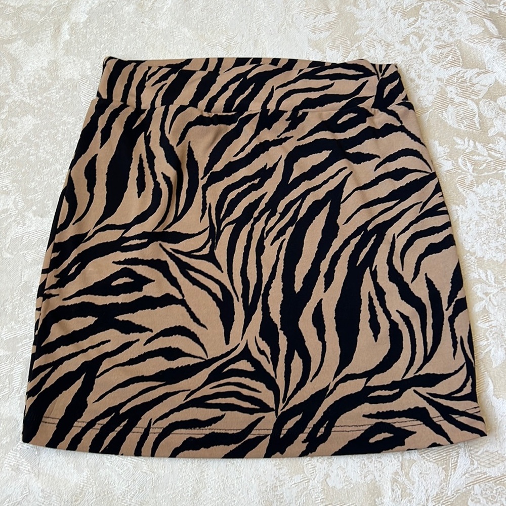 5/$25 XXI Forever 21 Animal Print Mini Skirt